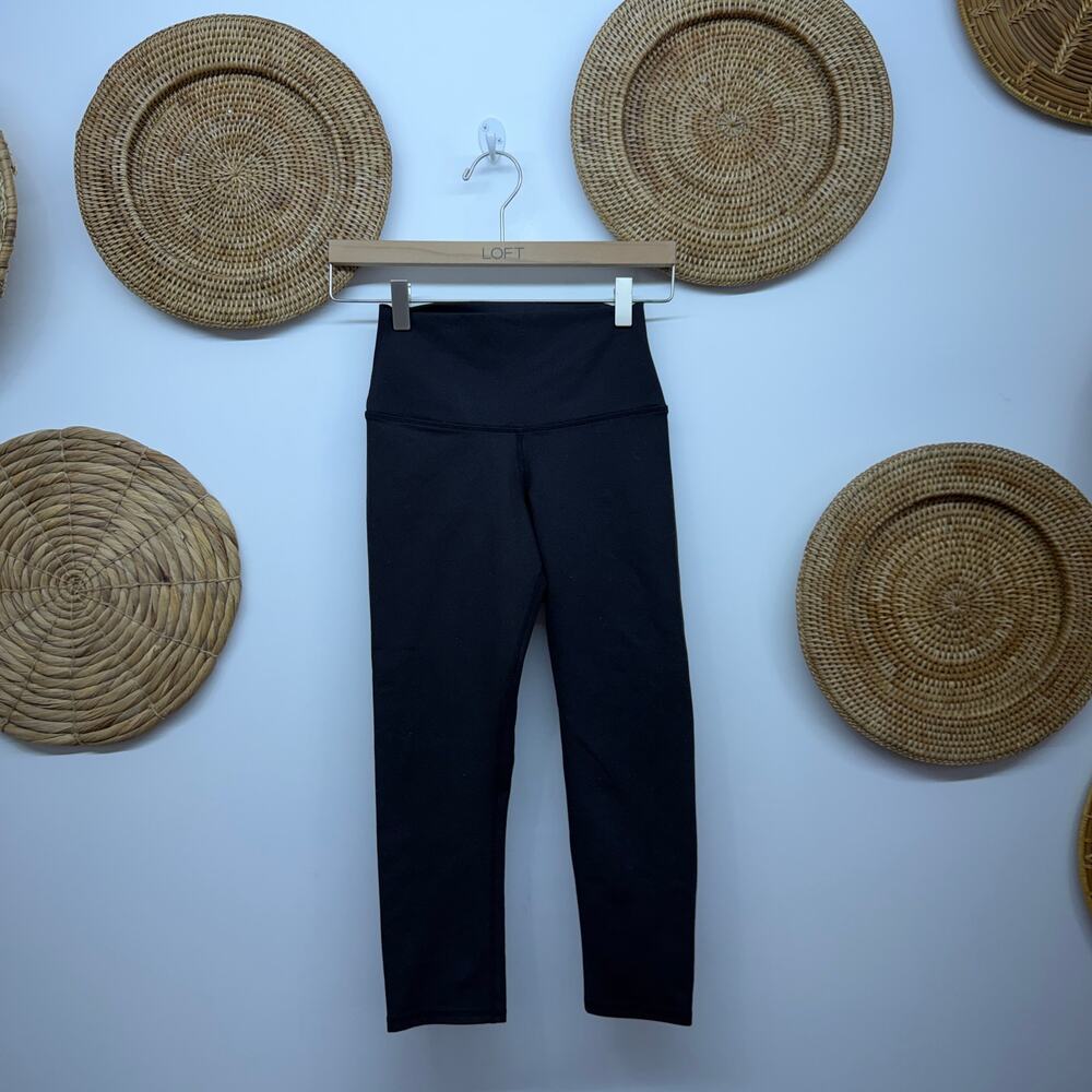 ALO Yoga Black Crop Leggings XS